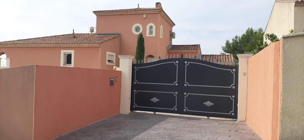 Bed and Breakfast Les Collines D'Ugernum Beaucaire  Exteriér fotografie